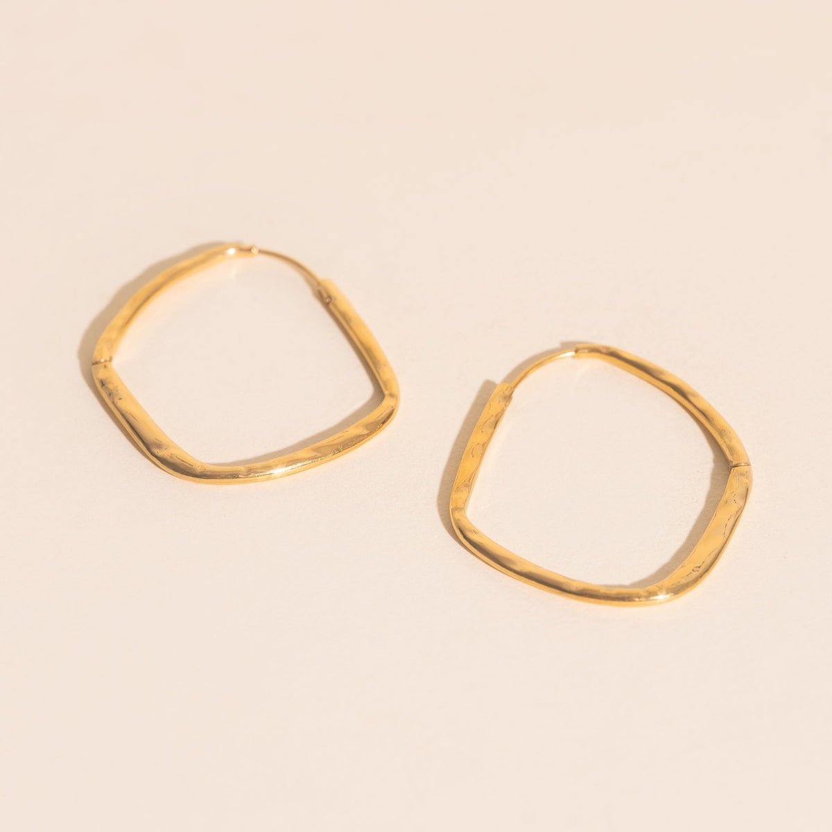 Titanium Hammered Oblong Huggie Hoop Earrings - FeatherTUFF™