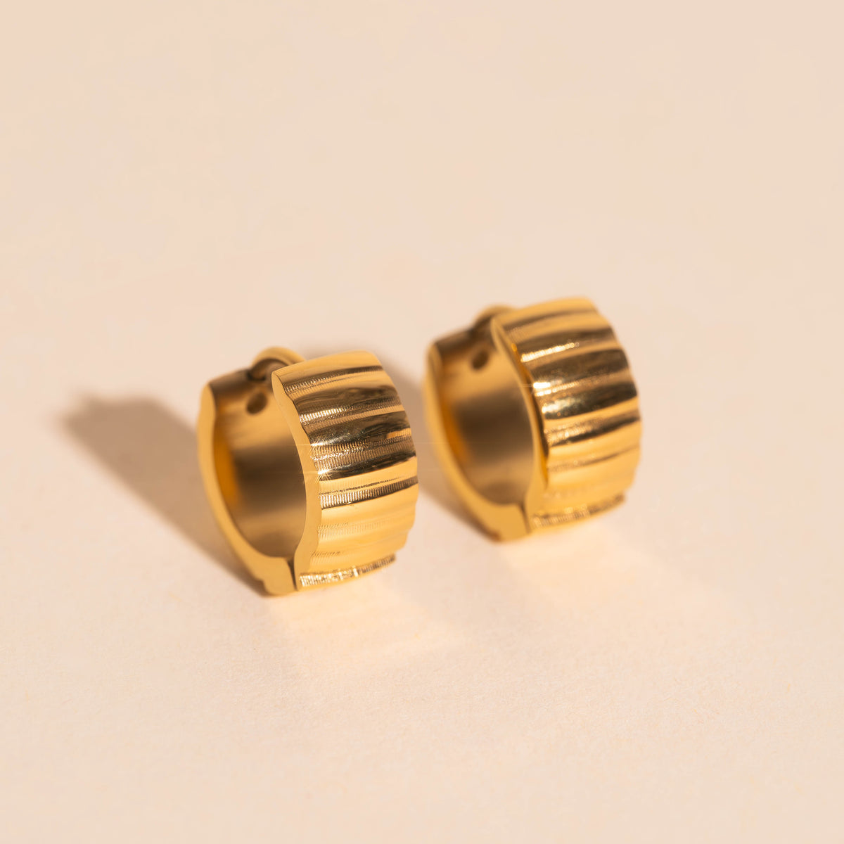 Scalloped Super Chunky Huggie Hoop Earrings