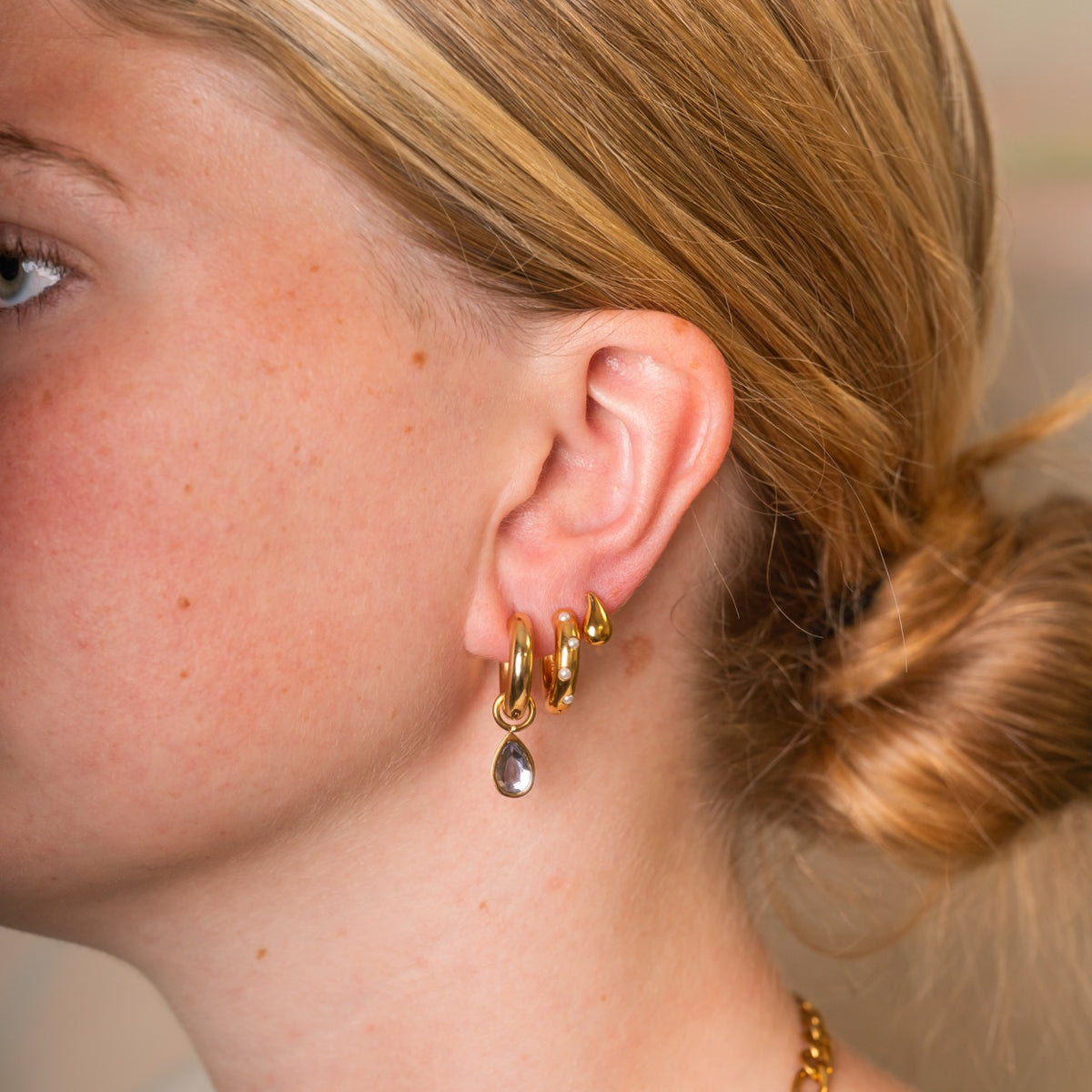 Pearl Chunky Rounded Huggie Hoop Earrings